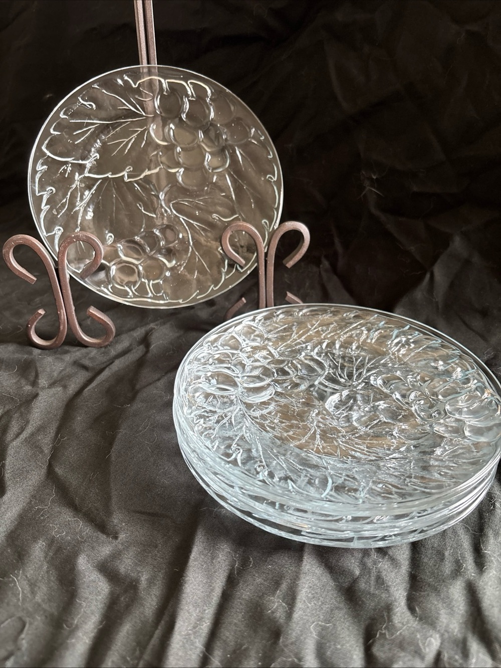 Set of 6 KIG Indonesia grapes leaves clear glass salad plates 7.25”
